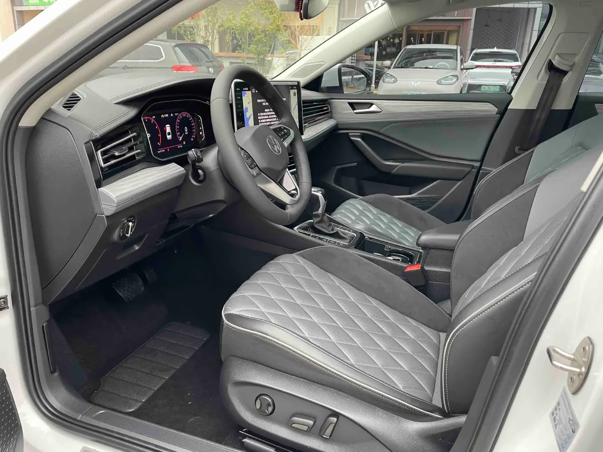 2024 Volkswagen Sagitar 1.5T 160HP L4 7DCT,autocango,china used car exporter,china ev exporter,chinese used car exporter,chinese used ev exporter