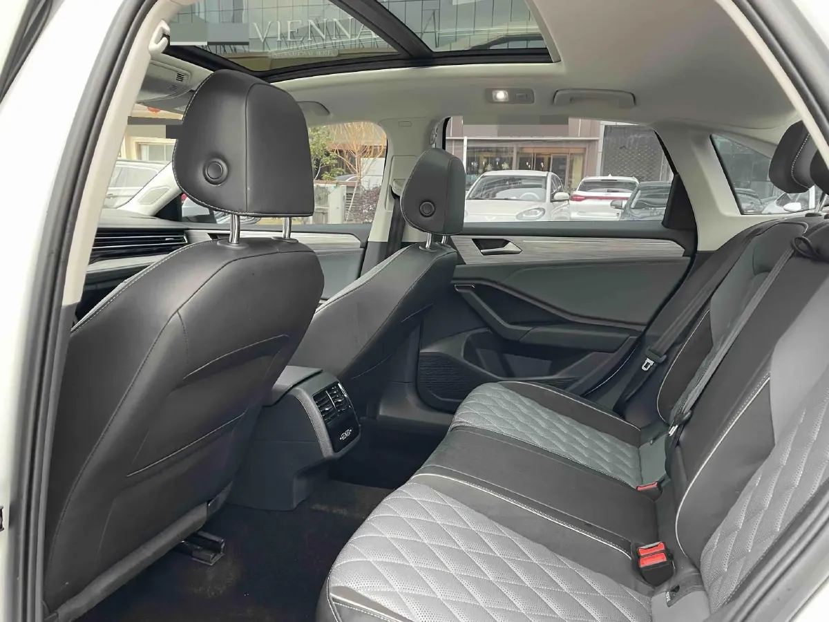 2024 Volkswagen Sagitar 1.5T 160HP L4 7DCT,autocango,china used car exporter,china ev exporter,chinese used car exporter,chinese used ev exporter