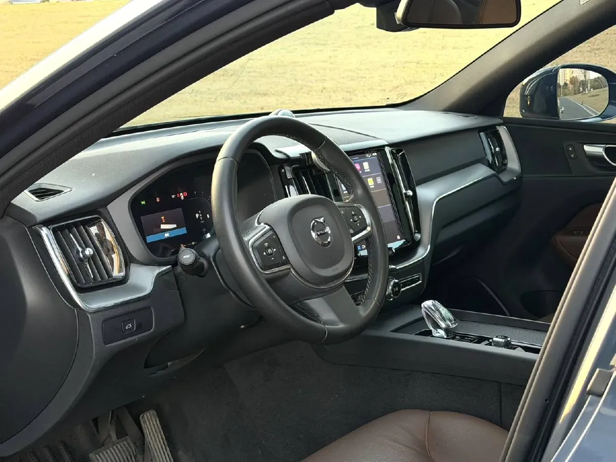 2023 Volvo XC60 2.0T 250HP L4 8AT,autocango,china used car exporter,china ev exporter,chinese used car exporter,chinese used ev exporter