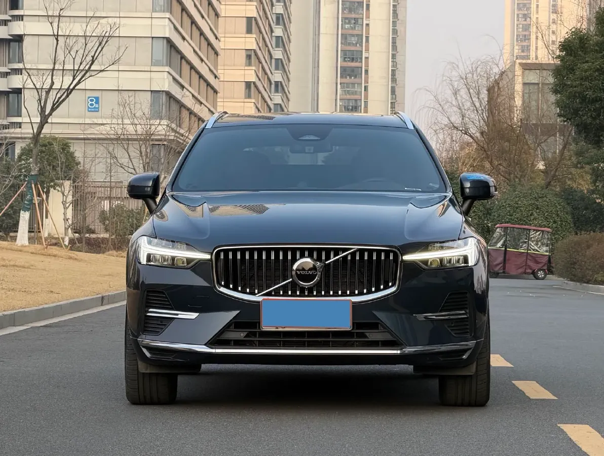 2023 Volvo XC60 2.0T 250HP L4 8AT,autocango,china used car exporter,china ev exporter,chinese used car exporter,chinese used ev exporter