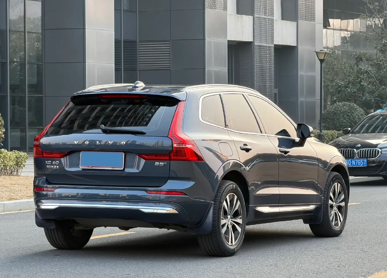 2023 Volvo XC60 2.0T 250HP L4 8AT,autocango,china used car exporter,china ev exporter,chinese used car exporter,chinese used ev exporter