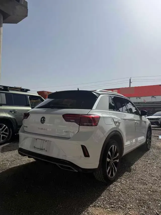 2022 Volkswagen T-Roc 1.4T 150HP L4 7DCT,autocango,china used car exporter,china ev exporter,chinese used car exporter,chinese used ev exporter