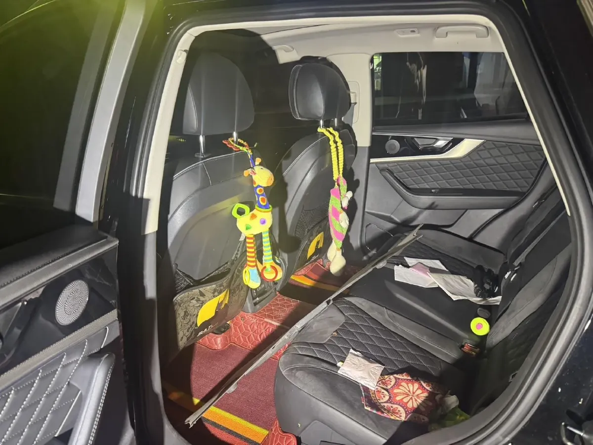 2019 HongQi HS5 2.0T 224HP L4 6AT,autocango,china used car exporter,china ev exporter,chinese used car exporter,chinese used ev exporter