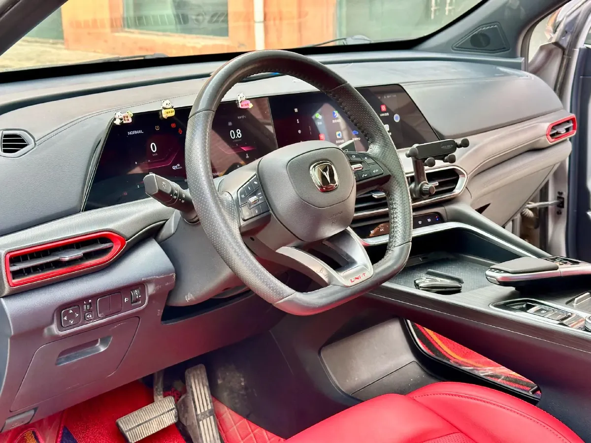 2021 ChangAn UNI-T 1.5T 180HP L4 7DCT,autocango,china used car exporter,china ev exporter,chinese used car exporter,chinese used ev exporter