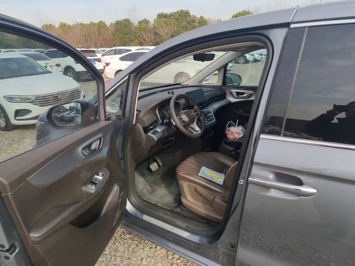 2023 Roewe iMAX8 2.0T 234HP L4 8AT,autocango,china used car exporter,china ev exporter,chinese used car exporter,chinese used ev exporter