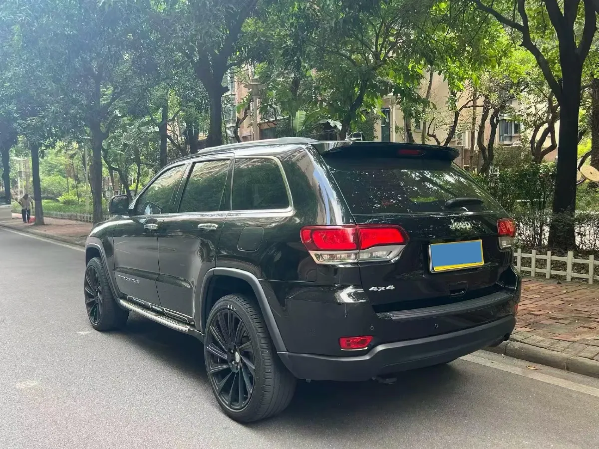 2020 Jeep Grand Cherokee 3.0L 234HP V6 8AT,autocango,china used car exporter,china ev exporter,chinese used car exporter,chinese used ev exporter