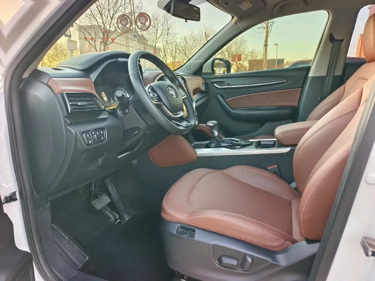 2018 Brilliance Auto V6 1.5T 150HP L4 7DCT,autocango,china used car exporter,china ev exporter,chinese used car exporter,chinese used ev exporter