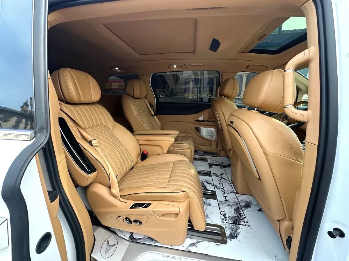 2022 Voyah Dream 1.5T 136HP L4 PHEV 25.57KWH,autocango,china used car exporter,china ev exporter,chinese used car exporter,chinese used ev exporter