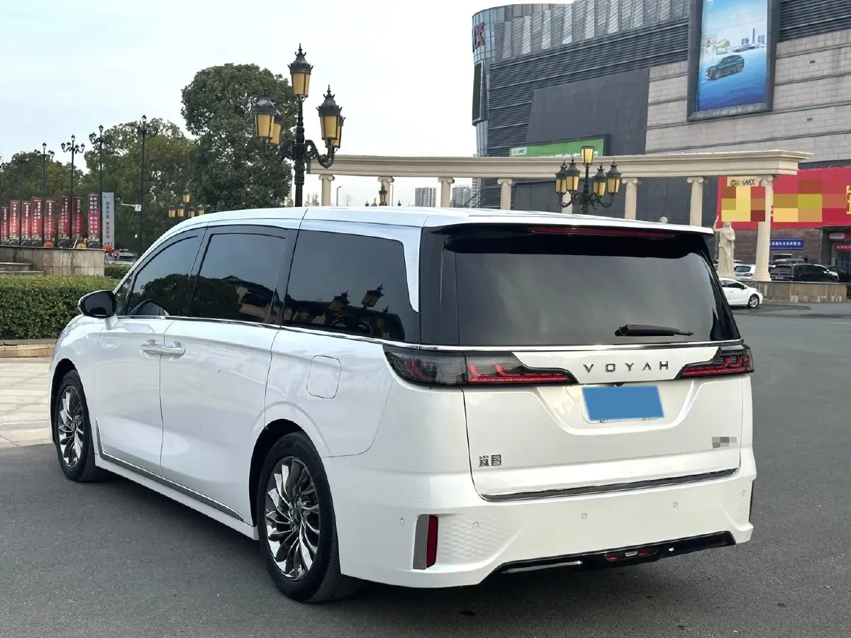 2022 Voyah Dream 1.5T 136HP L4 PHEV 25.57KWH,autocango,china used car exporter,china ev exporter,chinese used car exporter,chinese used ev exporter