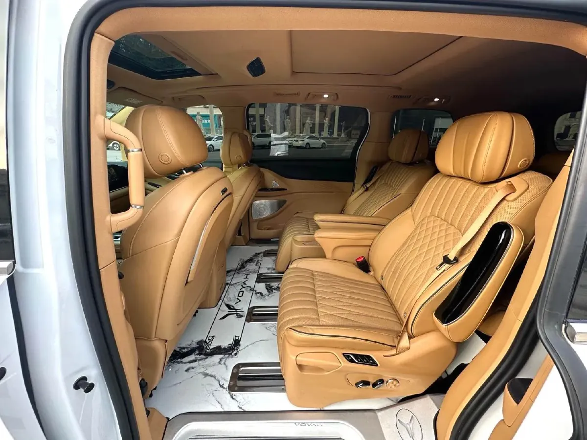 2022 Voyah Dream 1.5T 136HP L4 PHEV 25.57KWH,autocango,china used car exporter,china ev exporter,chinese used car exporter,chinese used ev exporter