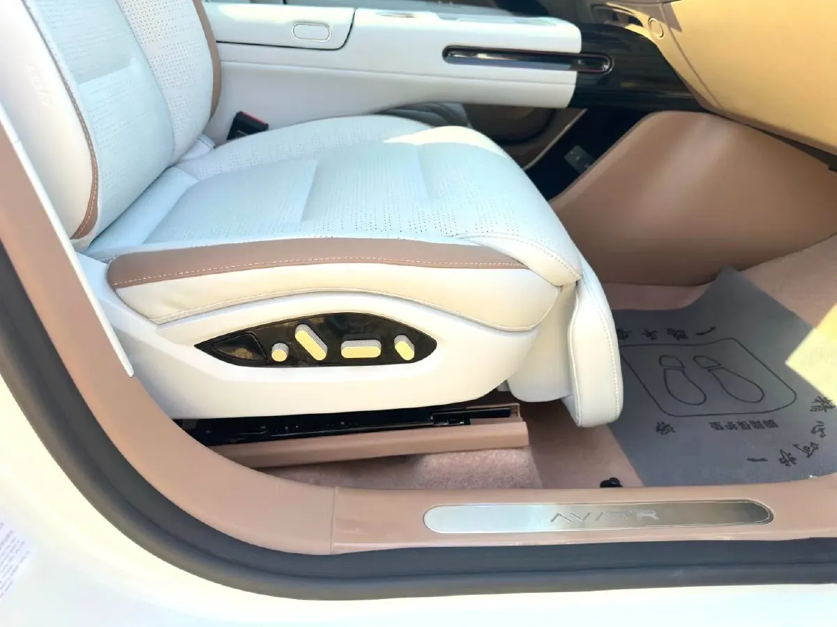 2024 Avatr 07 1.5T 156HP L4 REEV 39.05KWH,autocango,china used car exporter,china ev exporter,chinese used car exporter,chinese used ev exporter