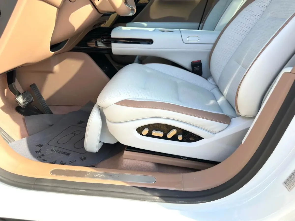 2024 Avatr 07 1.5T 156HP L4 REEV 39.05KWH,autocango,china used car exporter,china ev exporter,chinese used car exporter,chinese used ev exporter