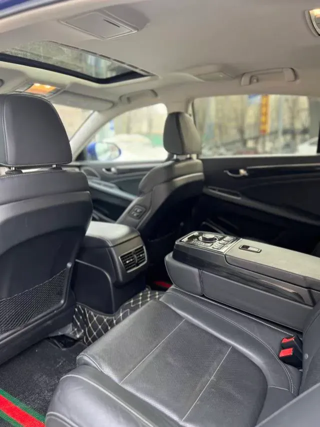 2019 HongQi H7 2.0T 204HP L4 6AT,autocango,china used car exporter,china ev exporter,chinese used car exporter,chinese used ev exporter