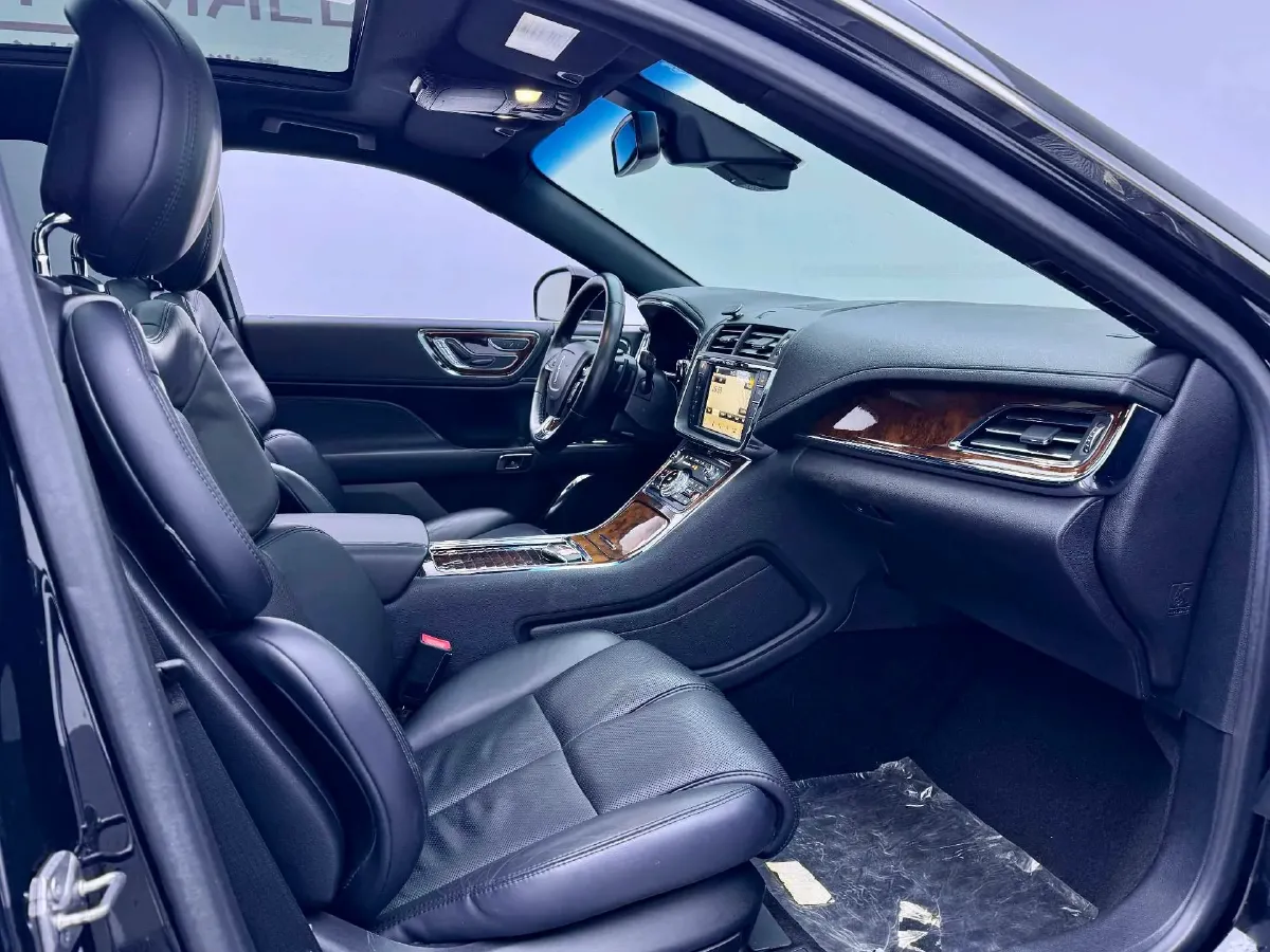 2018 Lincoln Continental 2.0T 261HP L4 6AT,autocango,china used car exporter,china ev exporter,chinese used car exporter,chinese used ev exporter