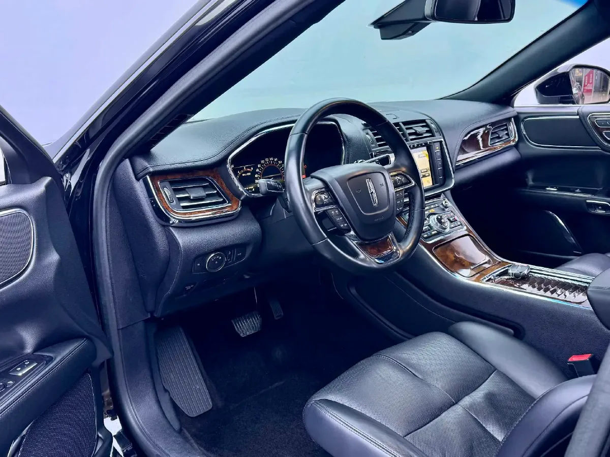 2018 Lincoln Continental 2.0T 261HP L4 6AT,autocango,china used car exporter,china ev exporter,chinese used car exporter,chinese used ev exporter