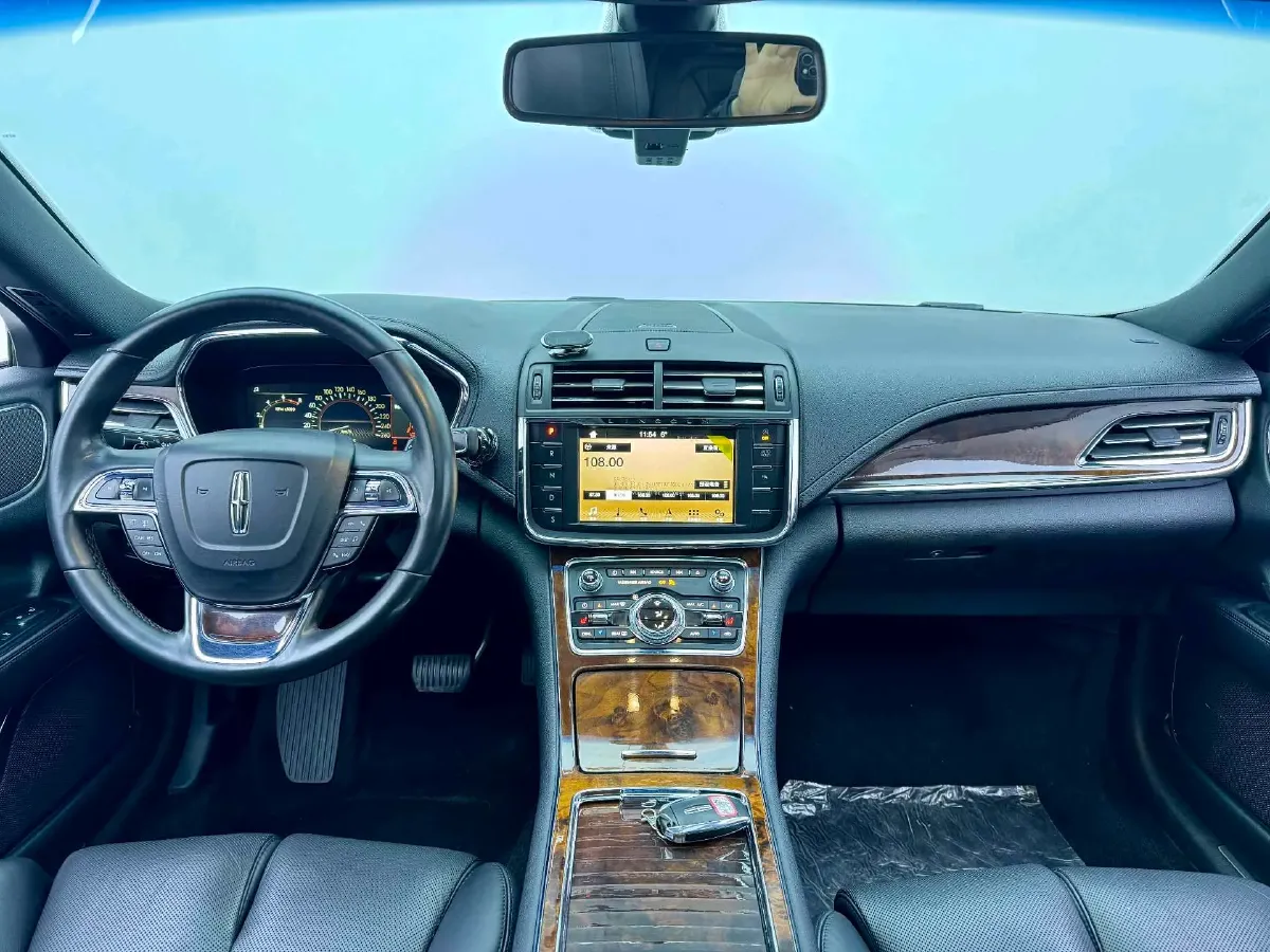 2018 Lincoln Continental 2.0T 261HP L4 6AT,autocango,china used car exporter,china ev exporter,chinese used car exporter,chinese used ev exporter