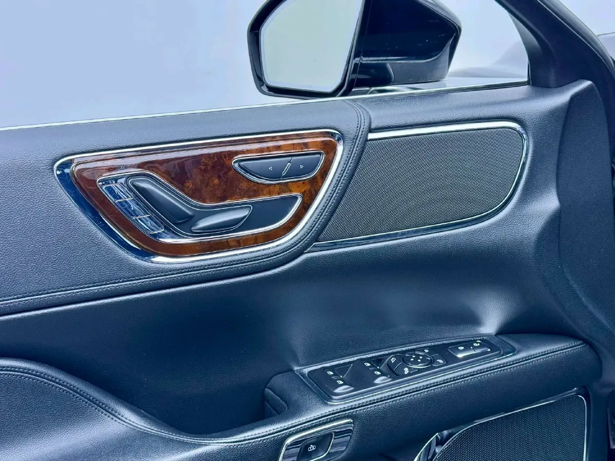 2018 Lincoln Continental 2.0T 261HP L4 6AT,autocango,china used car exporter,china ev exporter,chinese used car exporter,chinese used ev exporter