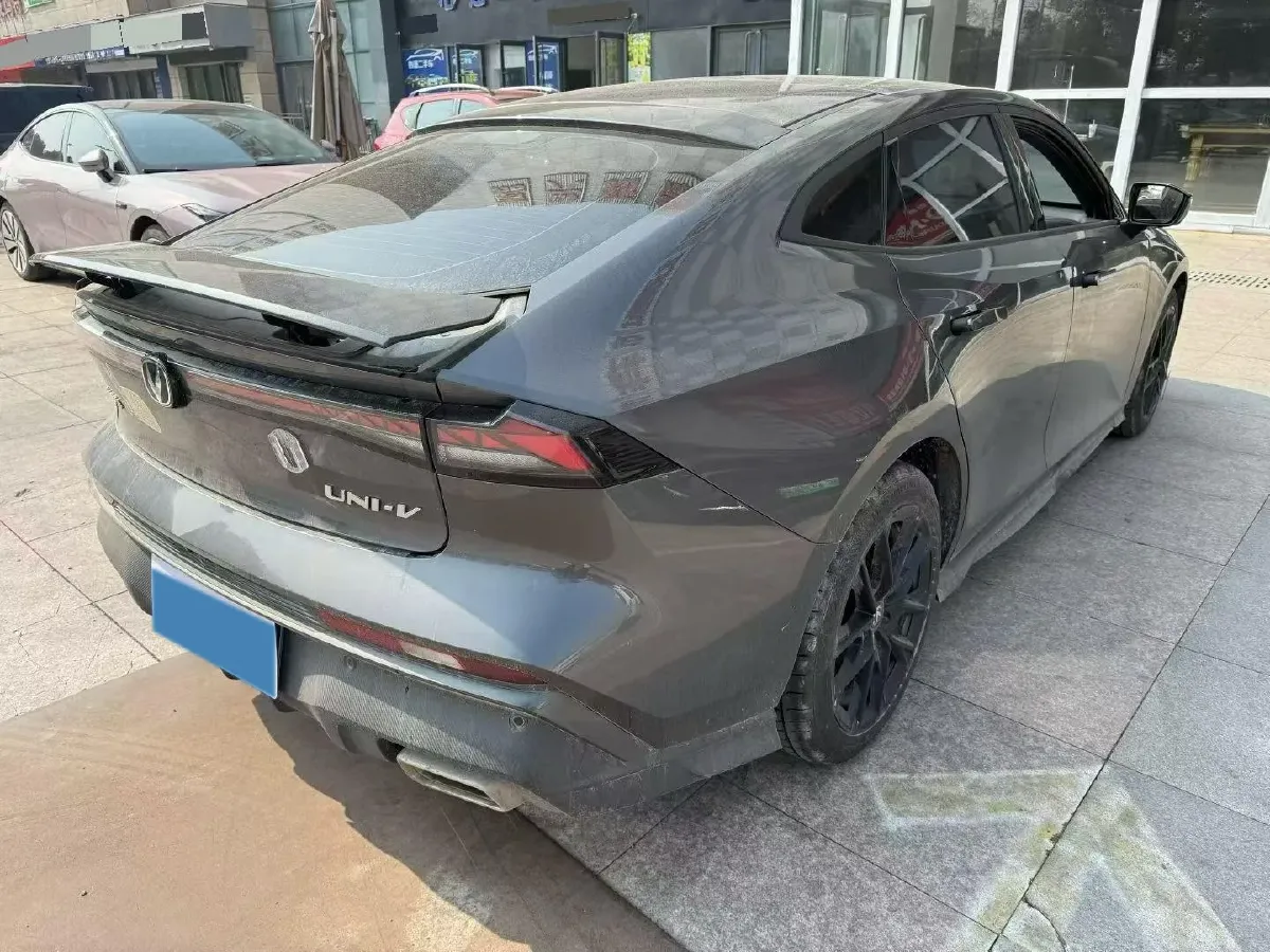 2024 ChangAn UNI-V 1.5T 188HP L4 7DCT,autocango,china used car exporter,china ev exporter,chinese used car exporter,chinese used ev exporter