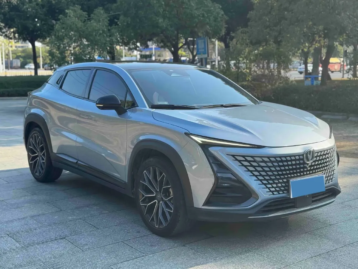 2022 ChangAn UNI-T 1.5T 188HP L4 7DCT,autocango,china used car exporter,china ev exporter,chinese used car exporter,chinese used ev exporter