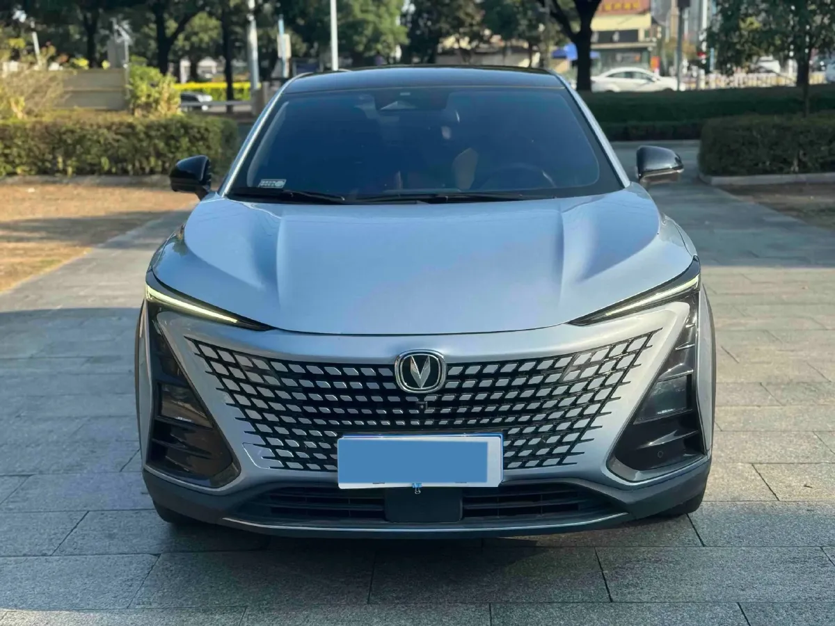 2022 ChangAn UNI-T 1.5T 188HP L4 7DCT,autocango,china used car exporter,china ev exporter,chinese used car exporter,chinese used ev exporter