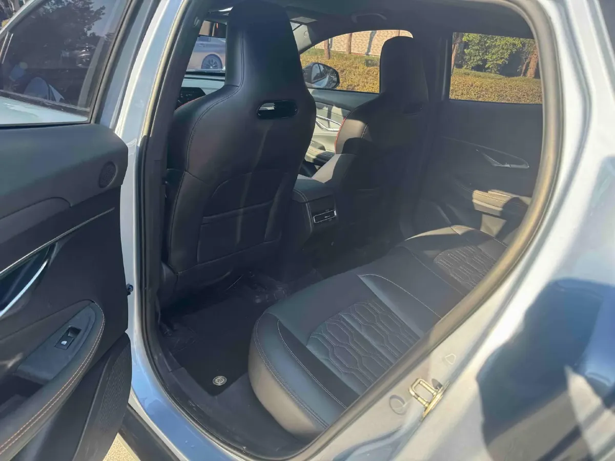 2022 ChangAn UNI-T 1.5T 188HP L4 7DCT,autocango,china used car exporter,china ev exporter,chinese used car exporter,chinese used ev exporter