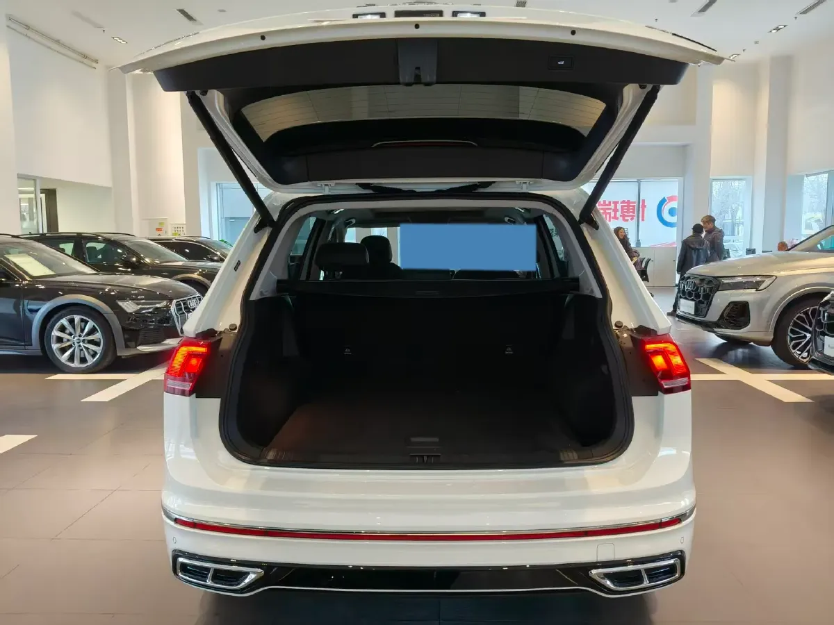 2024 Volkswagen Tiguan L 2.0T 186HP L4 7DCT,autocango,china used car exporter,china ev exporter,chinese used car exporter,chinese used ev exporter