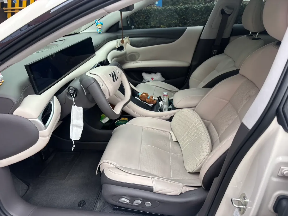 2024 IM L6 BEV 75KWH,autocango,china used car exporter,china ev exporter,chinese used car exporter,chinese used ev exporter