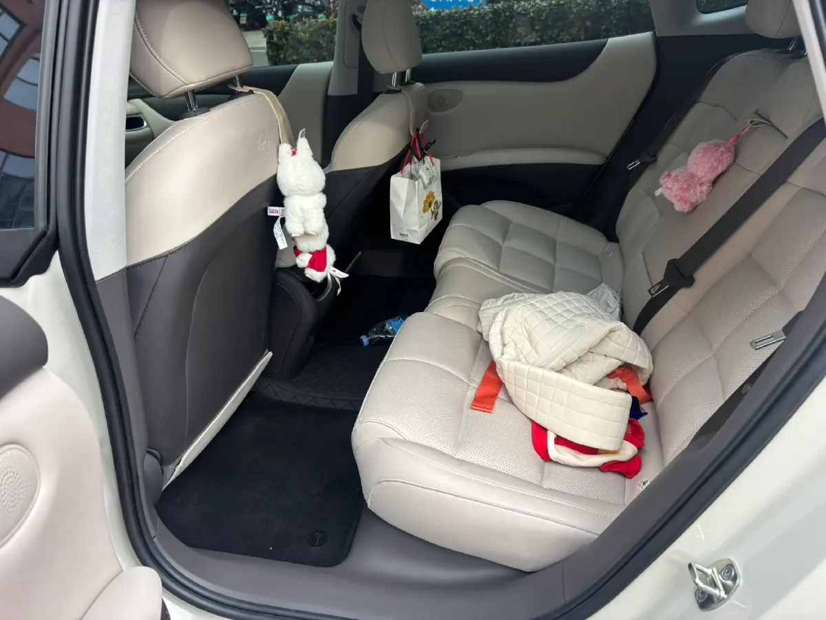 2024 IM L6 BEV 75KWH,autocango,china used car exporter,china ev exporter,chinese used car exporter,chinese used ev exporter