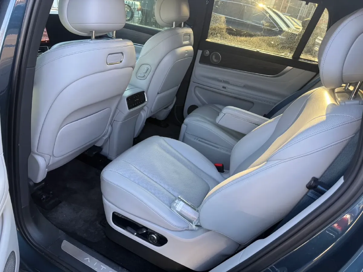 2024 AITO AITO M9 1.5T 152HP L4 REEV 42KWH,autocango,china used car exporter,china ev exporter,chinese used car exporter,chinese used ev exporter