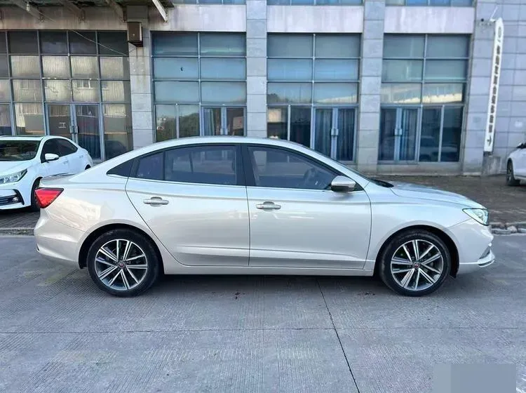 2019 Roewe i5 1.5T 169HP L4 7DCT,autocango,china used car exporter,china ev exporter,chinese used car exporter,chinese used ev exporter