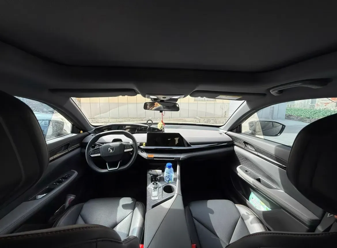 2022 ChangAn UNI-V 1.5T 188HP L4 7DCT,autocango,china used car exporter,china ev exporter,chinese used car exporter,chinese used ev exporter