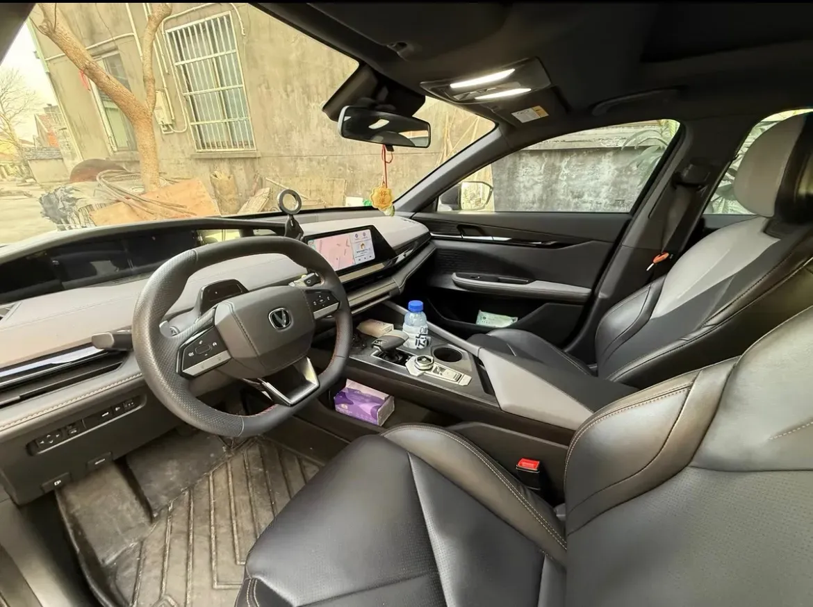 2022 ChangAn UNI-V 1.5T 188HP L4 7DCT,autocango,china used car exporter,china ev exporter,chinese used car exporter,chinese used ev exporter