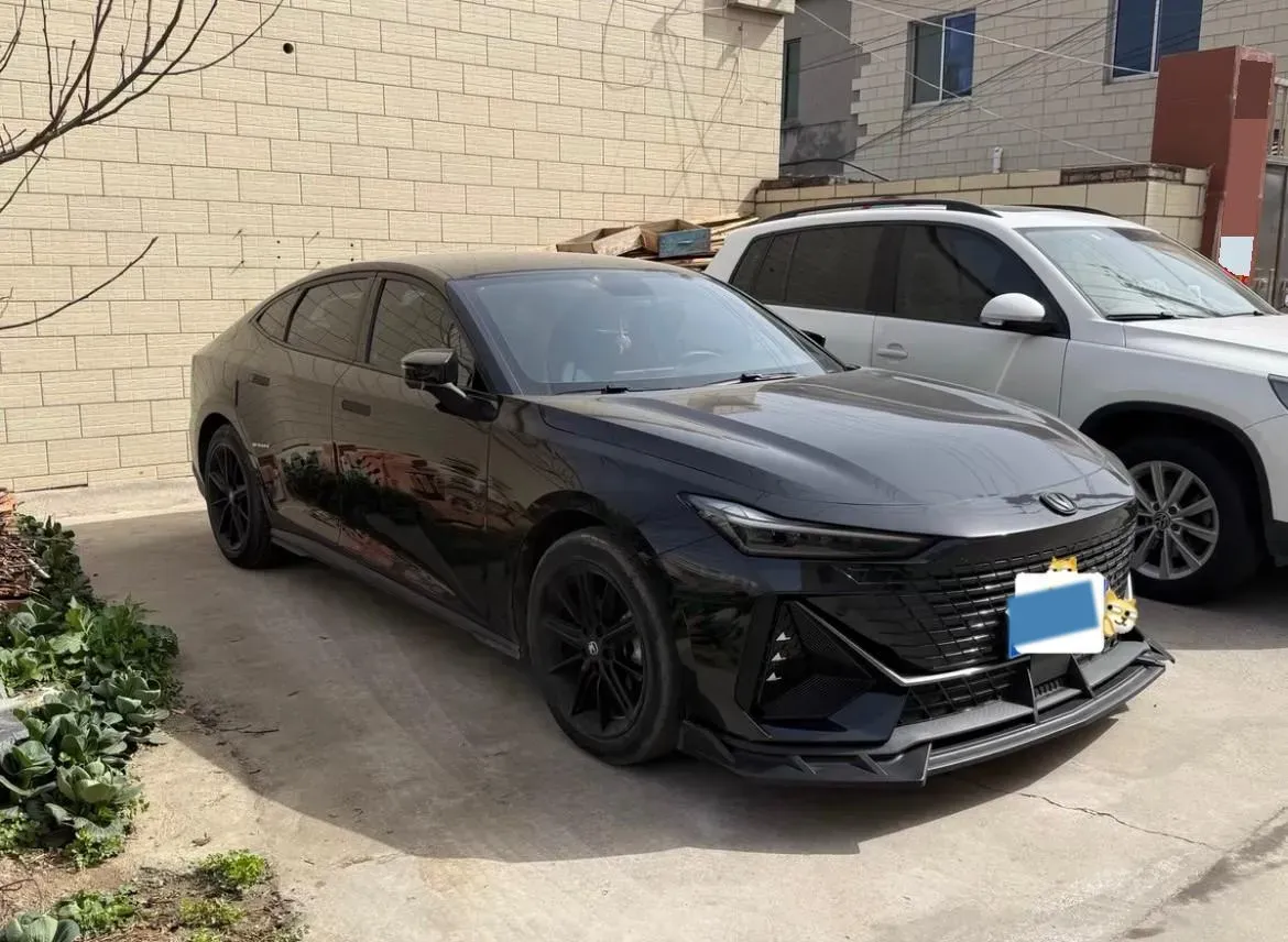 2022 ChangAn UNI-V 1.5T 188HP L4 7DCT,autocango,china used car exporter,china ev exporter,chinese used car exporter,chinese used ev exporter