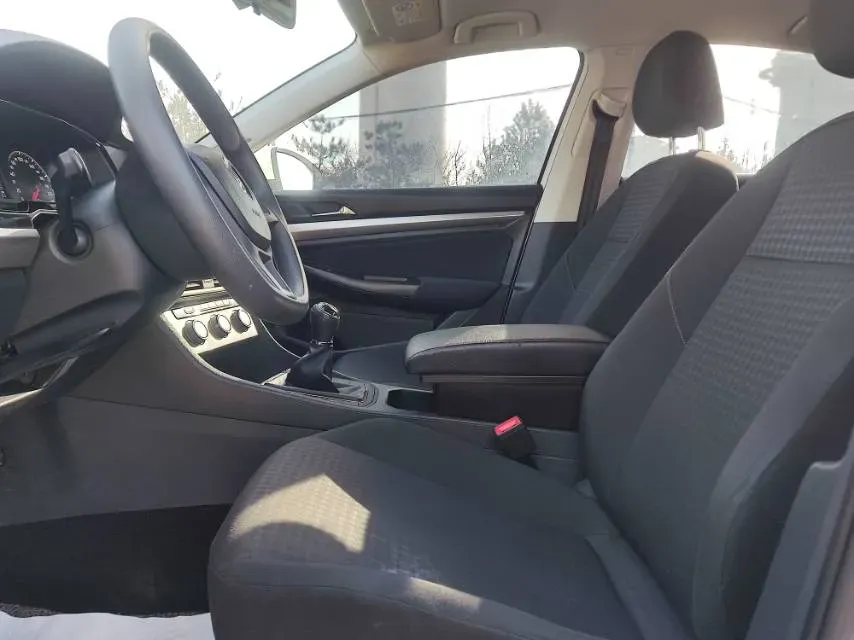 2019 MAXUS XinTu V80 2.5T 136HP L4 6MT,autocango,china used car exporter,china ev exporter,chinese used car exporter,chinese used ev exporter