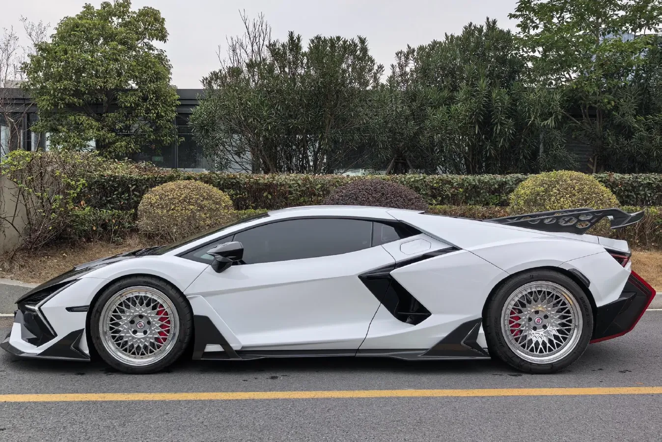 2023 Lamborghini Revuelto 6.5L 826HP V12 8DCT PHEV 3.8KWH,autocango,china used car exporter,china ev exporter,chinese used car exporter,chinese used ev exporter