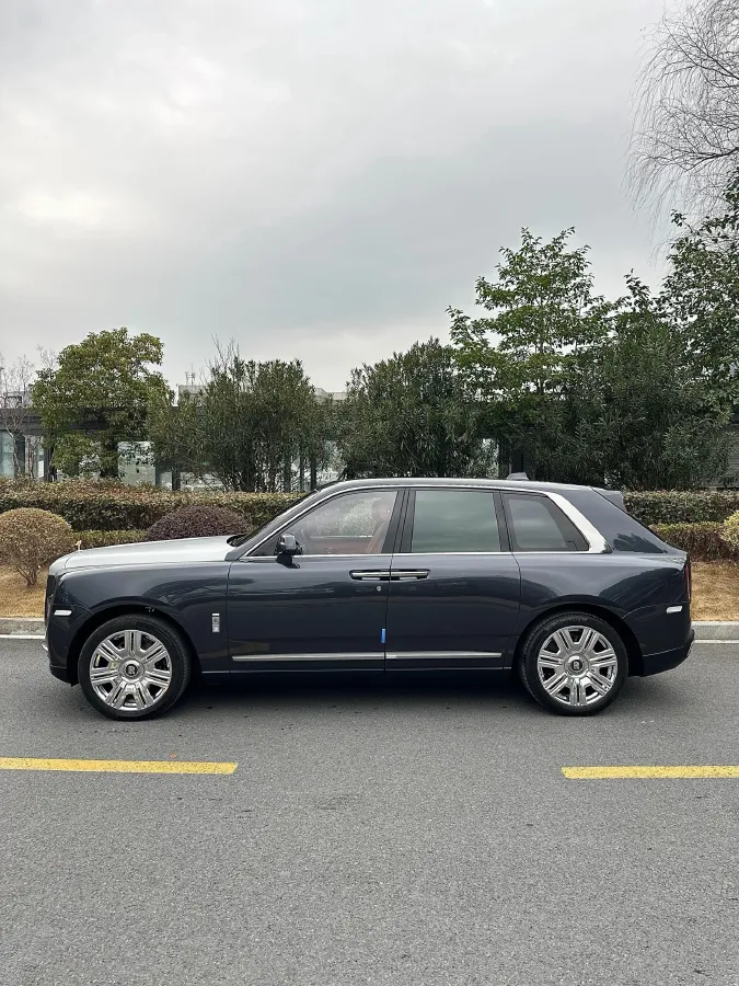 2018 Rolls-Royce Cullinan 6.7T 571HP V12 8AT,autocango,china used car exporter,china ev exporter,chinese used car exporter,chinese used ev exporter