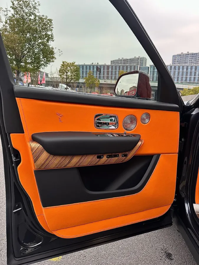 2018 Rolls-Royce Cullinan 6.7T 571HP V12 8AT,autocango,china used car exporter,china ev exporter,chinese used car exporter,chinese used ev exporter