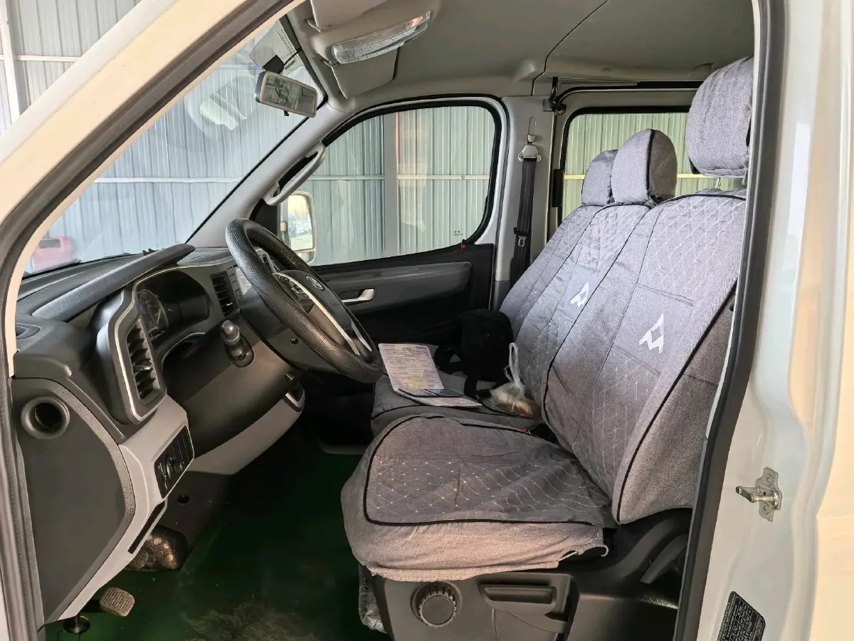 2021 MAXUS XinTu V80 2.0T 139HP L4 6MT,autocango,china used car exporter,china ev exporter,chinese used car exporter,chinese used ev exporter