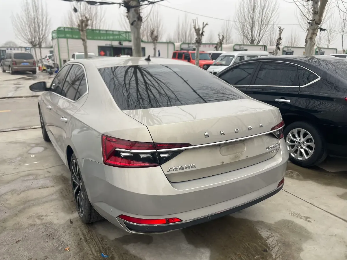 2019 Skoda Superb 2.0T 186HP L4 7DCT,autocango,china used car exporter,china ev exporter,chinese used car exporter,chinese used ev exporter