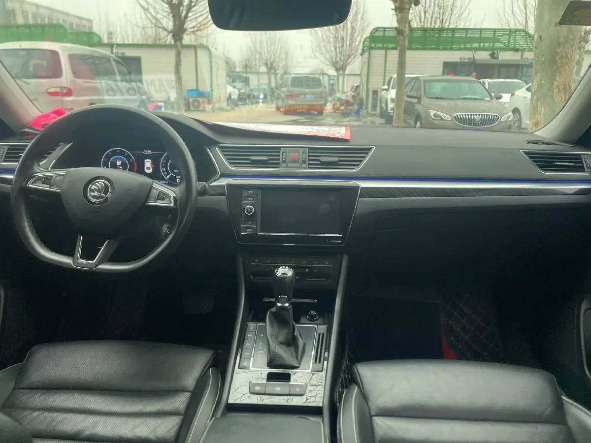 2019 Skoda Superb 2.0T 186HP L4 7DCT,autocango,china used car exporter,china ev exporter,chinese used car exporter,chinese used ev exporter