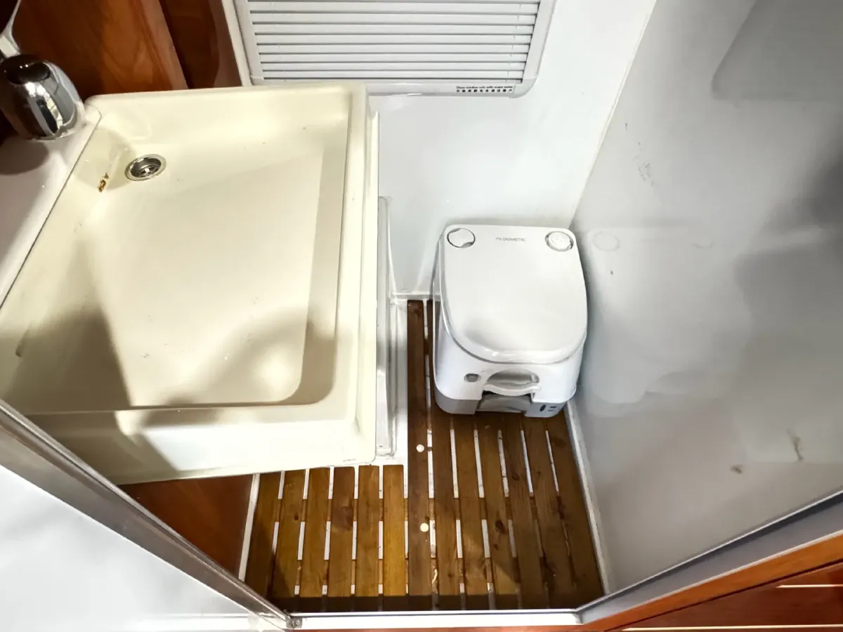 2020 Dongfeng RuiQi 6 2.3T 163HP L4 8AT,autocango,china used car exporter,china ev exporter,chinese used car exporter,chinese used ev exporter