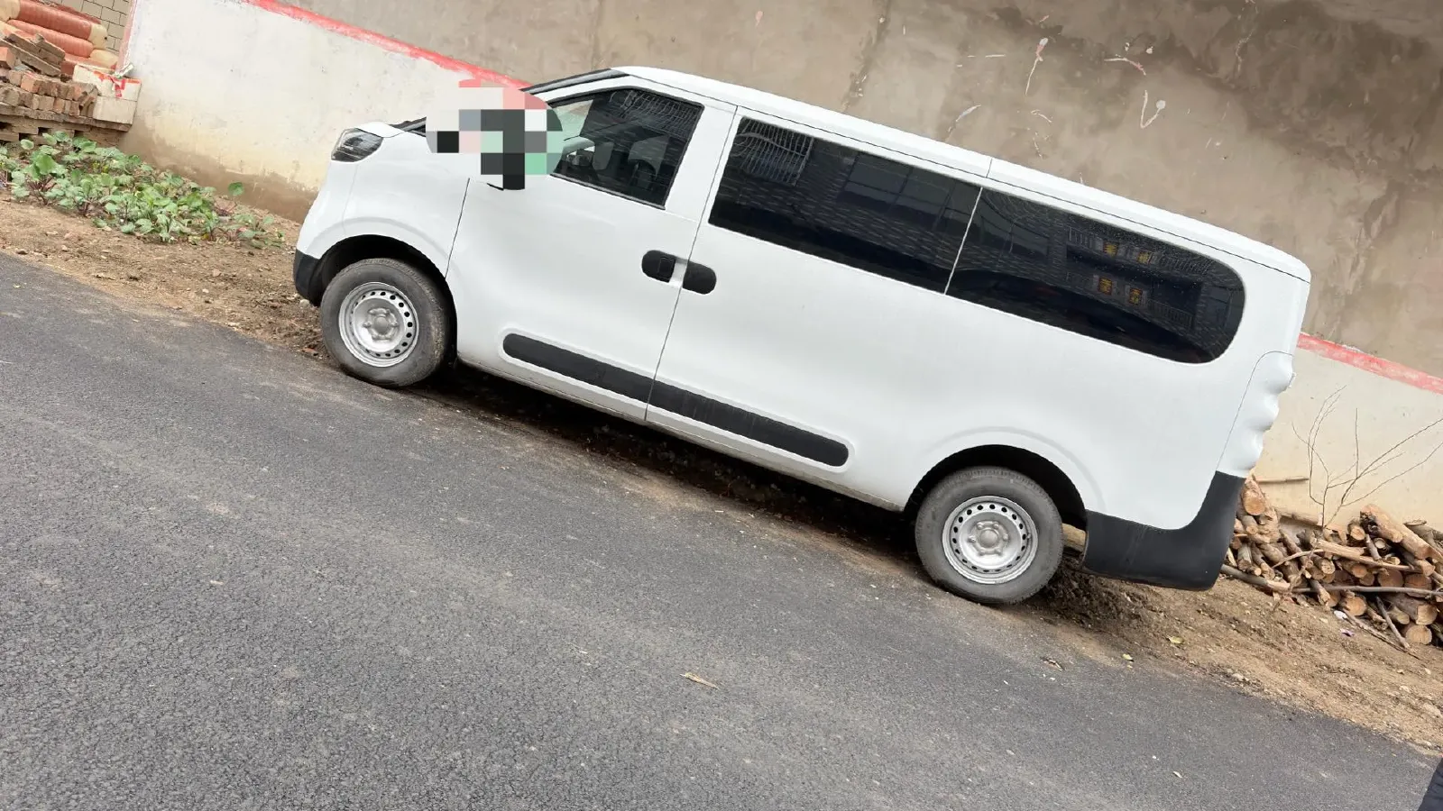 2025 JMC BaoDian 2.5T 160HP L4 8AT,autocango,china used car exporter,china ev exporter,chinese used car exporter,chinese used ev exporter