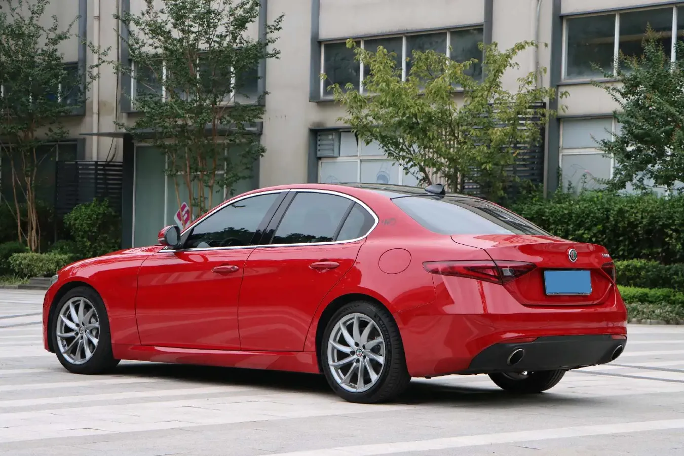 2017 Alfa Romeo Giulia 2.0T 280HP L4 8AT,autocango,china used car exporter,china ev exporter,chinese used car exporter,chinese used ev exporter