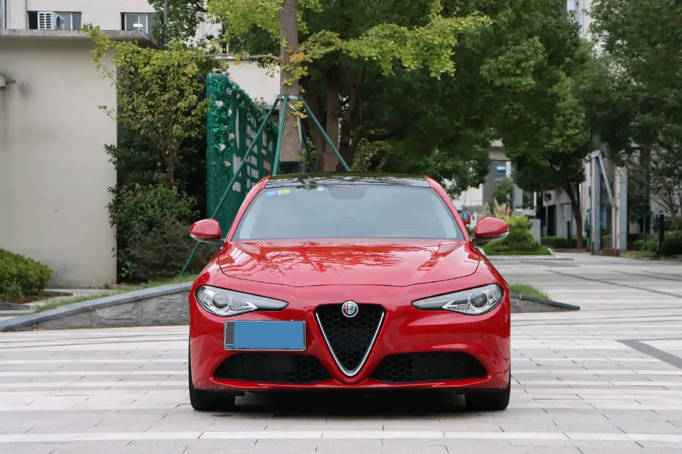 2017 Alfa Romeo Giulia 2.0T 280HP L4 8AT,autocango,china used car exporter,china ev exporter,chinese used car exporter,chinese used ev exporter