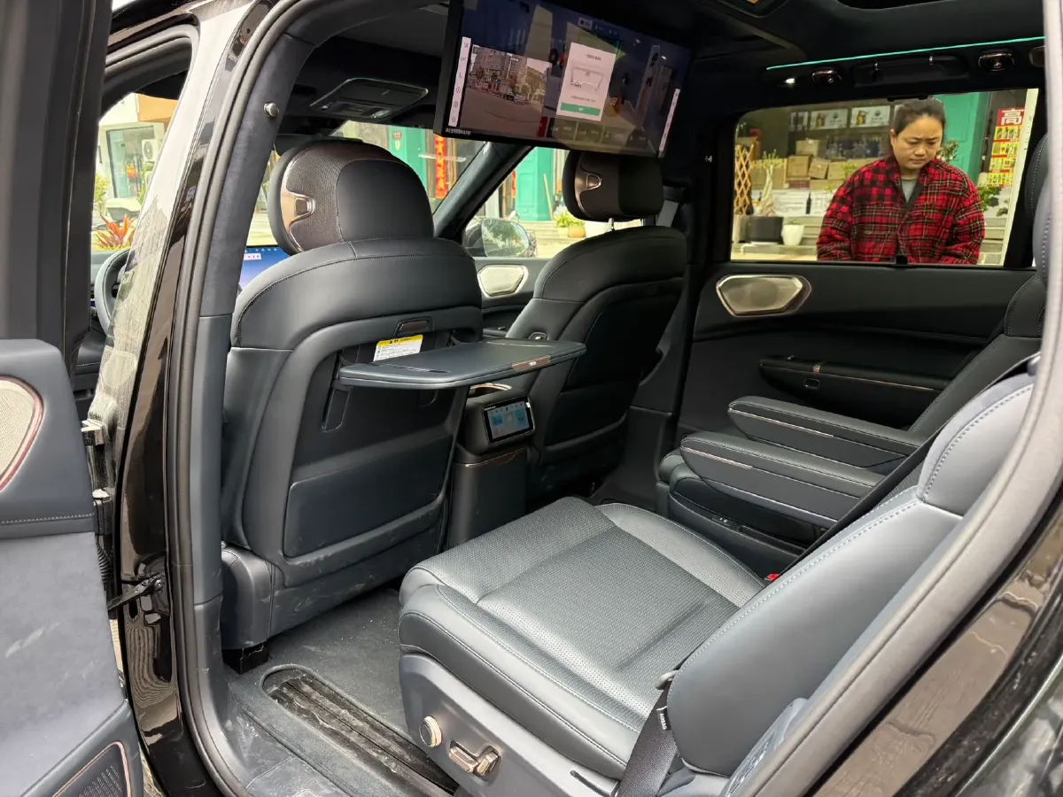 2025 LYNK&CO 900 2.0T 254HP L4 3DHT PHEV,autocango,china used car exporter,china ev exporter,chinese used car exporter,chinese used ev exporter