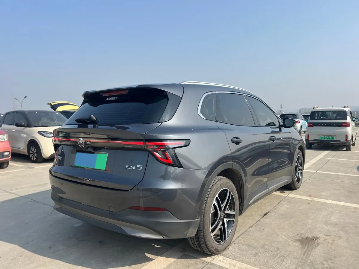 2025 MG MG ES5 BEV 62.2KWH,autocango,china used car exporter,china ev exporter,chinese used car exporter,chinese used ev exporter