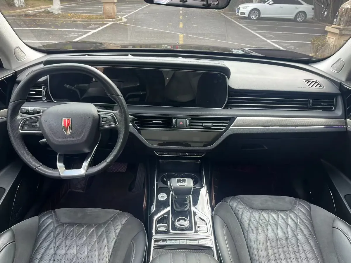 2022 HongQi HS5 2.0T 224HP L4 6AT,autocango,china used car exporter,china ev exporter,chinese used car exporter,chinese used ev exporter