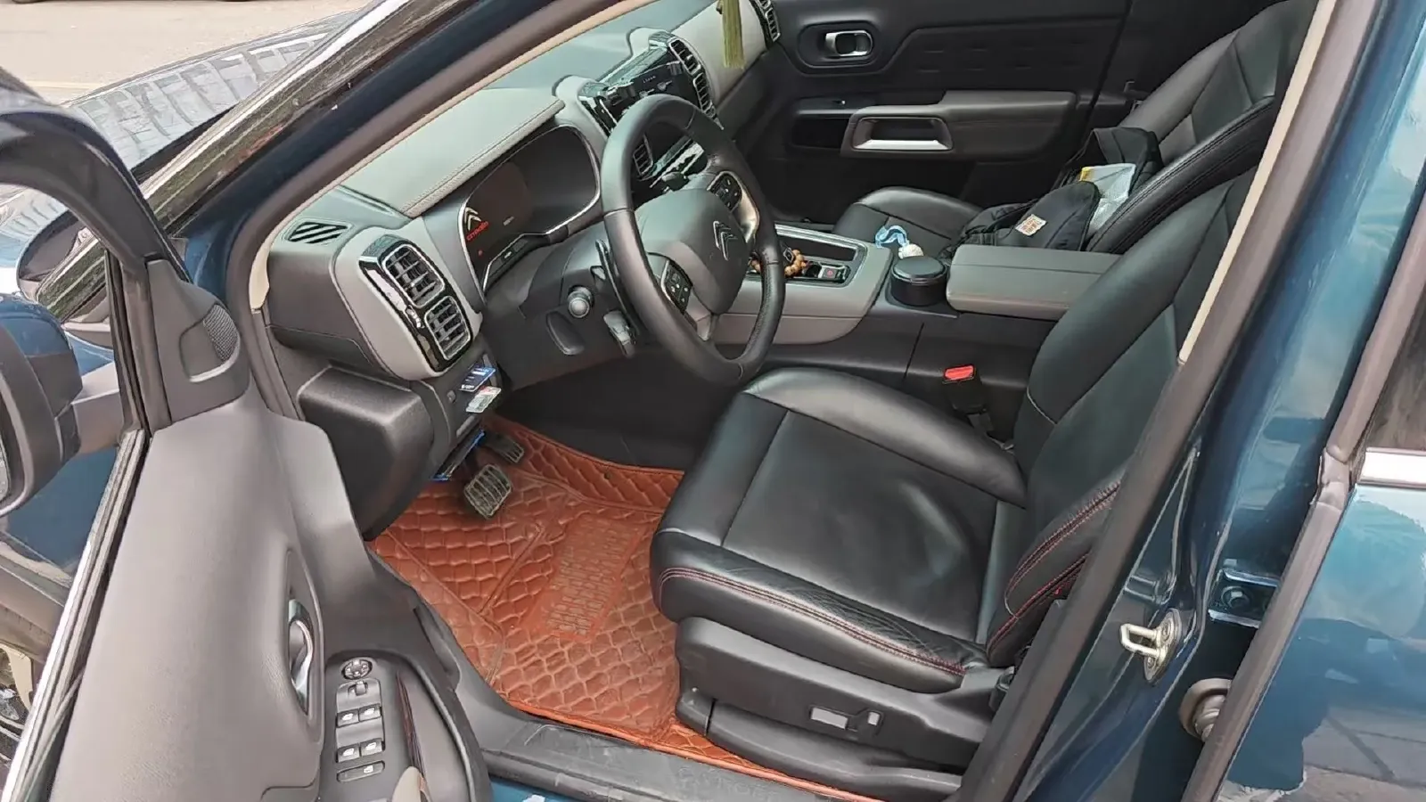 2019 Citroen C5 Aircross 1.6T 167HP L4 6AT,autocango,china used car exporter,china ev exporter,chinese used car exporter,chinese used ev exporter