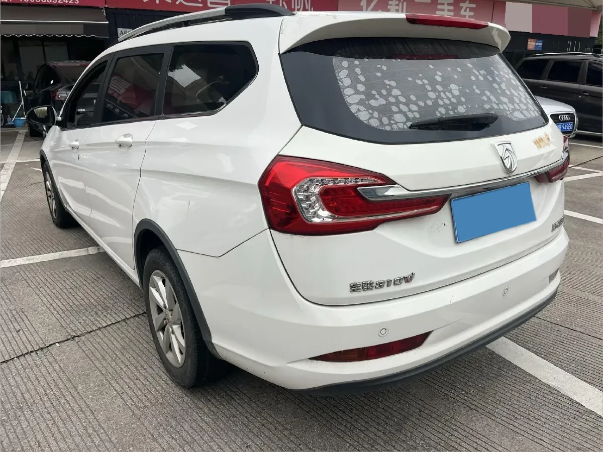 2017 BaoJun 310W 1.5L 112HP L4 6MT,autocango,china used car exporter,china ev exporter,chinese used car exporter,chinese used ev exporter