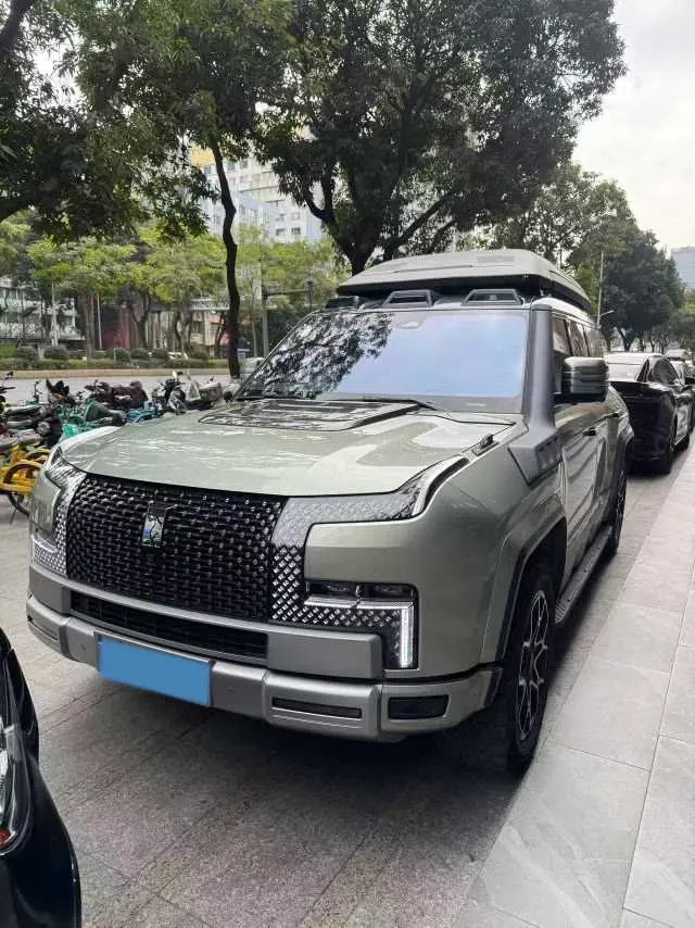 2024 YangWang U8 2.0T 272HP L4 REEV 49.05KWH,autocango,china used car exporter,china ev exporter,chinese used car exporter,chinese used ev exporter